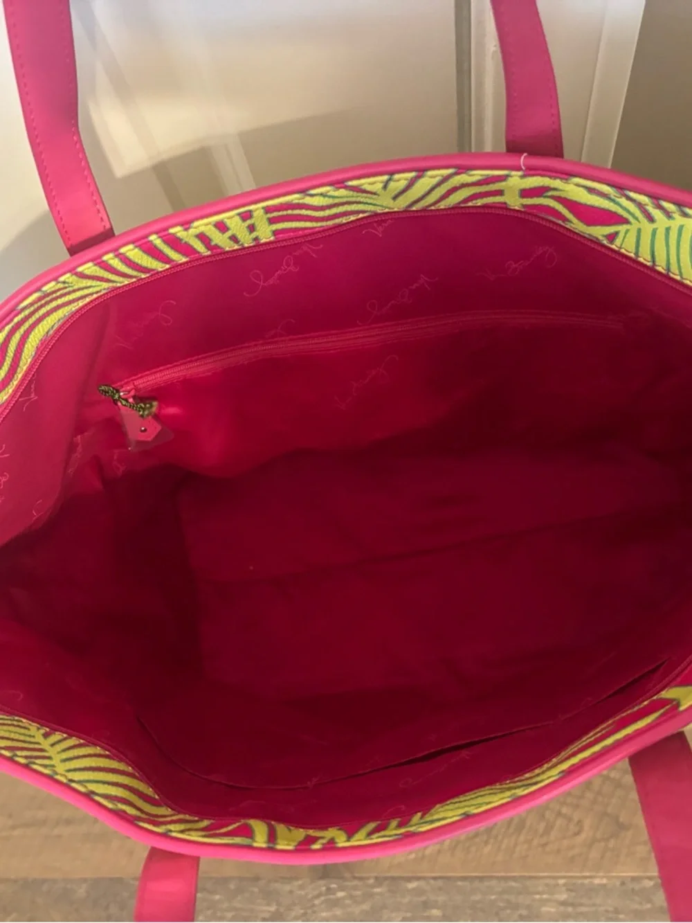 Vera Bradley Palm Fronds  Large Tote Bag - Picture 4 of 5